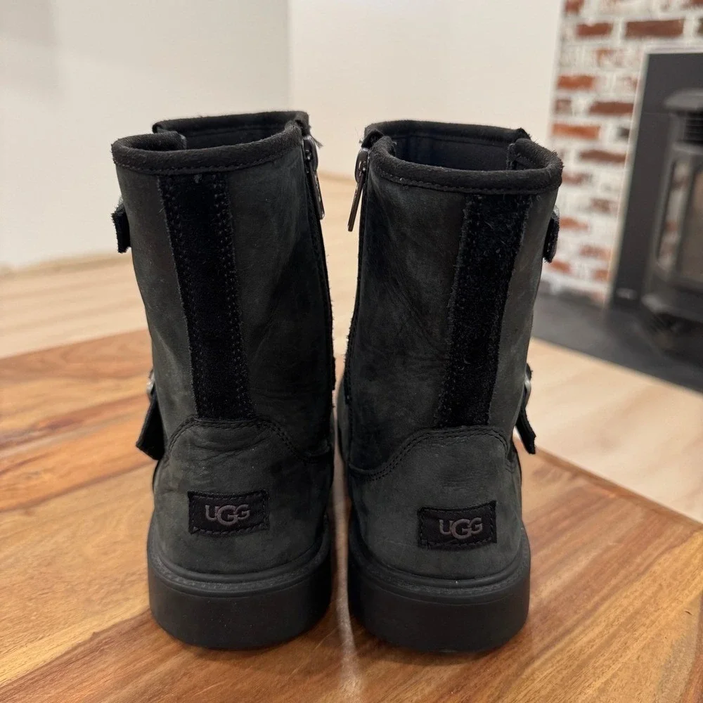 UGG Kinzey Kids 1117628K Black Nubuck Leather Moto Biker Boot Side Zip Buckle 6Y